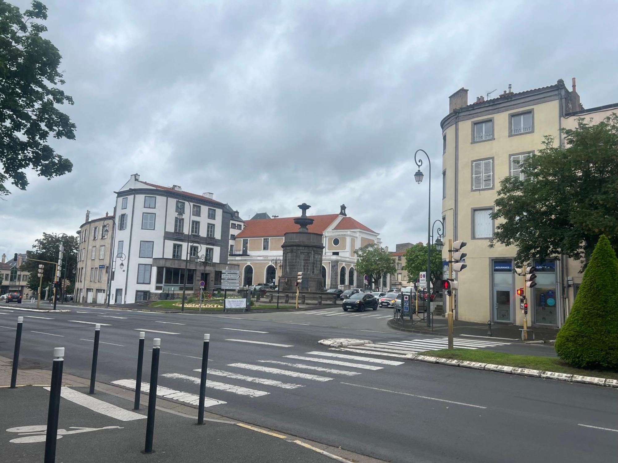 Hotel La Caravelle Riom Zewnętrze zdjęcie